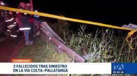 Un accidente de tránsito entre un bus y un camión provocó que la unidad de trasporte cayera a un barranco. Equipos de rescate trabajaron en la zona. Un reportaje de Mercedes Chávez