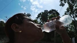 Guayaquil continúa soportando altas temperaturas. El Inamhi pronostica que la ola de calor se mantendrá hasta horas de la noche. Fotos:César Muñoz/API