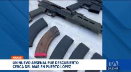 La Policía Nacional halló nuevo armamento en Manabí tras un mes de incautaciones y en Guayas un operativo dejó varios aprehendidos. Un reportaje de Catalina García