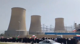 Cadenas humanas en centrales y puentes del país ante las amenazas de Trump.