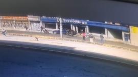 Cámaras captaron el intento de robo a local comercial, en el sector de la Villaflora, en el sur de Quito.