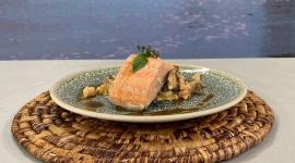 Este martes 7 de abril del 2026 preparamos salmón confitado a la vainilla con hongos, junto al chef Felipe Campana.