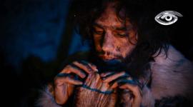 La comida también cuenta la historia de una ciudad. En Quito, hallazgos arqueológicos y análisis de laboratorio han revelado pistas sobre la alimentación de sus primeros habitantes, a partir de restos encontrados en antiguas vasijas donde aparecen ingredientes como maíz, papa, ají y yuca.