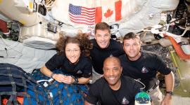 Christina Koch, Jeremy Hansen, Reid Wiseman, Victor Glover se encuentran a bordo de la nave Orión de la misión Artemis II.