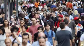 España alista un proceso de regularización para migrantes, entre ellos, ecuatorianos