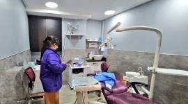 Las autoridades clausuraron una clínica dental en el sector de Quitumbe por incumplir las normativas sanitarias.