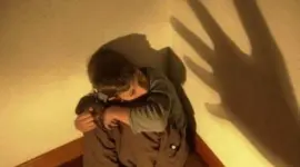 Imagen referencial de maltrato infantil.