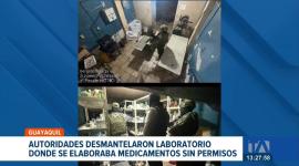 Las autoridades intervinieron un establecimiento que operaba sin registros ni controles sanitarios; el operativo dejó dos personas detenidas y el decomiso de insumos médicos elaborados de forma irregular.