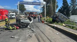 El sábado 11 de abril se registró un choque entre dos vehículos en la Autopista General Rumiñahui.