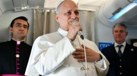 El Papa evitó debatir con Donald Trump y pidió no más guerras