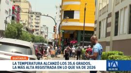 Guayaquil vive su jornada más calurosa del año; la combinación de humedad y alta radiación solar eleva la sensación térmica a niveles críticos. Un reportaje de Camila Guevara