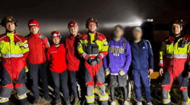 Dos jóvenes fueron rescatados luego de extraviarse en el cerro Casitagua, en el norte de Quito.