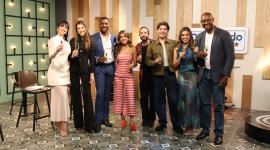 Celebrities brindan en el último capítulo de Cocinando a los Celebrities.