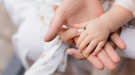 La bebé reportada como desaparecida ya se encuentra con su familia, dijo el Ministerio del Interior