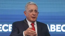 Aranceles al máximo y comercio en riesgo advierte Álvaro Uribe