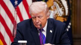 Donald Trump canceló millonario contrato con organización benéfica dedicada al cuidado de niños migrantes.