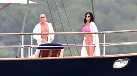 Jeff Bezos y Lauren Sánchez fueron captados de vacaciones en las Islas Galápagos.