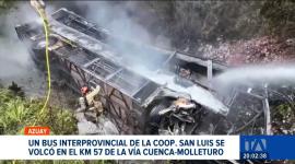 El volcamiento de una unidad de la cooperativa San Luis se registró este miércoles en el kilómetro 57 de la vía; equipos de emergencia trabajan en el rescate y traslado de los afectados tras el grave incidente de tránsito.