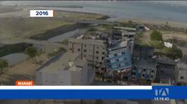 A 10 años del sismo, recorremos uno de los sectores más emblemáticos de Manabí; la zona lucha por recuperar la actividad comercial. Un reportaje de Ricardo Cruzatty