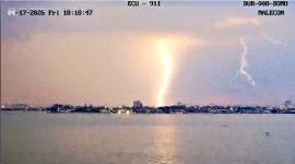 Una fuerte tormenta eléctrica ocasionó cortes de luz en Guayaquil.