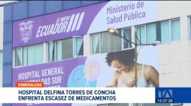 La falta de medicinas y especialistas agrava la crisis en el IESS y la red pública; mientras tanto, una infraestructura hospitalaria lleva nueve años en el olvido sin dar servicio.