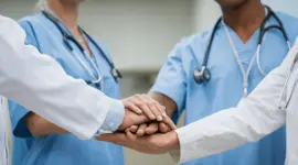 En abril de 2026 se produjo un despido masivo de personal de salud en Ecuador.