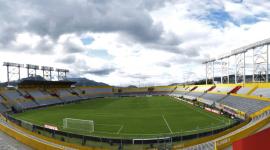 Vista panorámica del estadio Gonzalo Pozo Ripalda de Sociedad Deportiva Aucas.