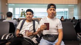 Agricultores ecuatorianos en aeropuerto hacia España programa migración circular 2026