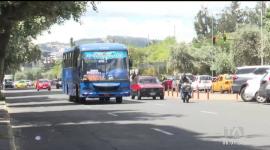 El gremio de buses urbanos solicita al Municipio de Quito una nueva matriz tarifaria para compensar el retiro del subsidio estatal. Un reportaje de Nathalie Jiménez