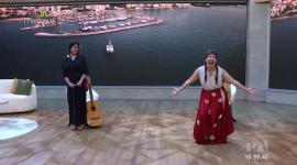 Valentina Pacheco y Yolanda Albornoz, madre e hija, llevan al teatro Patio de mi casa, una obra de autoficción que entrelaza vivencias reales con sensibilidad escénica.