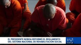 El Ejecutivo reformó el reglamento de rehabilitación social incluyendo la separación de detenidos; especialistas advierten que estos cambios no solucionarán el colapso del sistema.