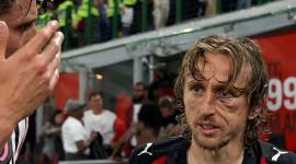 El centrocampista croata del AC Milan Luka Modric sufrió una fractura en el pómulo izquierdo