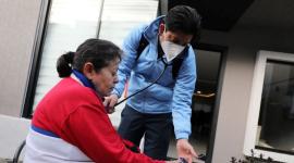 Profesionales de la salud atienden a personas de Quito de manera gratuita.