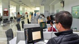 Funcionarios de la ANT en oficinas.