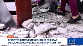 Moradores de Solanda aseguran que las grietas y hundimientos en sus casas coinciden con la construcción del metro. Los vecinos exigen soluciones definitivas. Un reportaje de Gustavo Jaramillo
