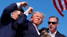 Donald Trump durante intento de atentado el 13 de julio de 2024, en Pensilvania.