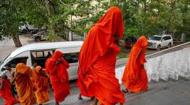 22 monjes budistas fueron detenidos en el aeropuerto internacional de Colombo