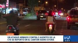La Comisión de Tránsito del Ecuador confirmó el fallecimiento de uno de sus uniformados tras una incursión violenta que también dejó a otro vigilante herido. Un reportaje de Jazmín Solís