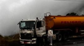 Tragedia en la vía a Papallacta: Choque entre tráiler y vehículo liviano deja tres fallecidos