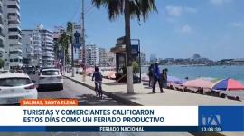 La provincia de Santa Elena se consolidó como el destino favorito del feriado. La masiva afluencia de visitantes impulsó una intensa actividad comercial. Un reportaje de Jazmín Solís