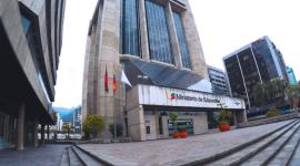 Jornada matutina en Quito a las 07h45 a partir del 3 de mayo de 2026 para sincronizar el traslado estudiantil con la disponibilidad del transporte público.