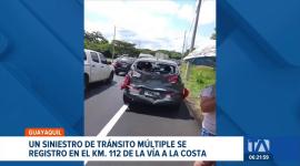 Un fuerte accidente de tránsito que involucró a varios vehículos generó largas filas y malestar entre los viajeros que regresaban a Guayaquil tras el feriado. Un reportaje de Jazmín Solís