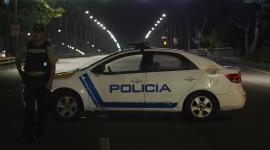 Policías y militares ejecutan operativos durante el horario del toque de queda.