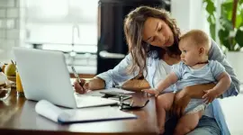 Las madres que trabajn fuera del hogar tienen derechos y beneficios variados en todo el mundo.