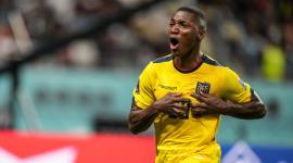 El mediocampista Moisés Caicedo fue expulsado con doble tarjeta amarilla pero sí debutará en el Mundial.