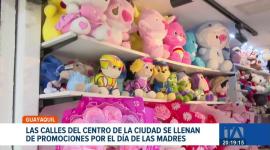 Guayaquil registra una masiva concurrencia en sus principales puntos de comercio. Las familias aprovechan las ofertas y la extensión de horarios. Un reportaje de Catalina García