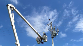 CNEL confirmó cortes de luz en varias zonas del suroeste de Guayaquil, debido a una afectación registrada en el alimentador Torre 2, este 11 de mayo de 2026.