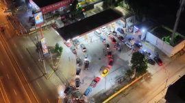 La incertidumbre por la falta de combustible crece en Guayaquil y ocasiona largas filas de vehículos.