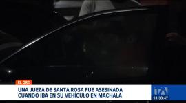 La jueza, quien había recibido amenazas previas, fue atacada por sujetos que incineraron un vehículo para borrar evidencias; el crimen ocurrió en la provincia de El Oro.