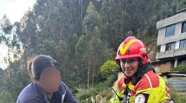 Un perro cayó por una quebrada cerca de 30 metros en el sector de San Roque.